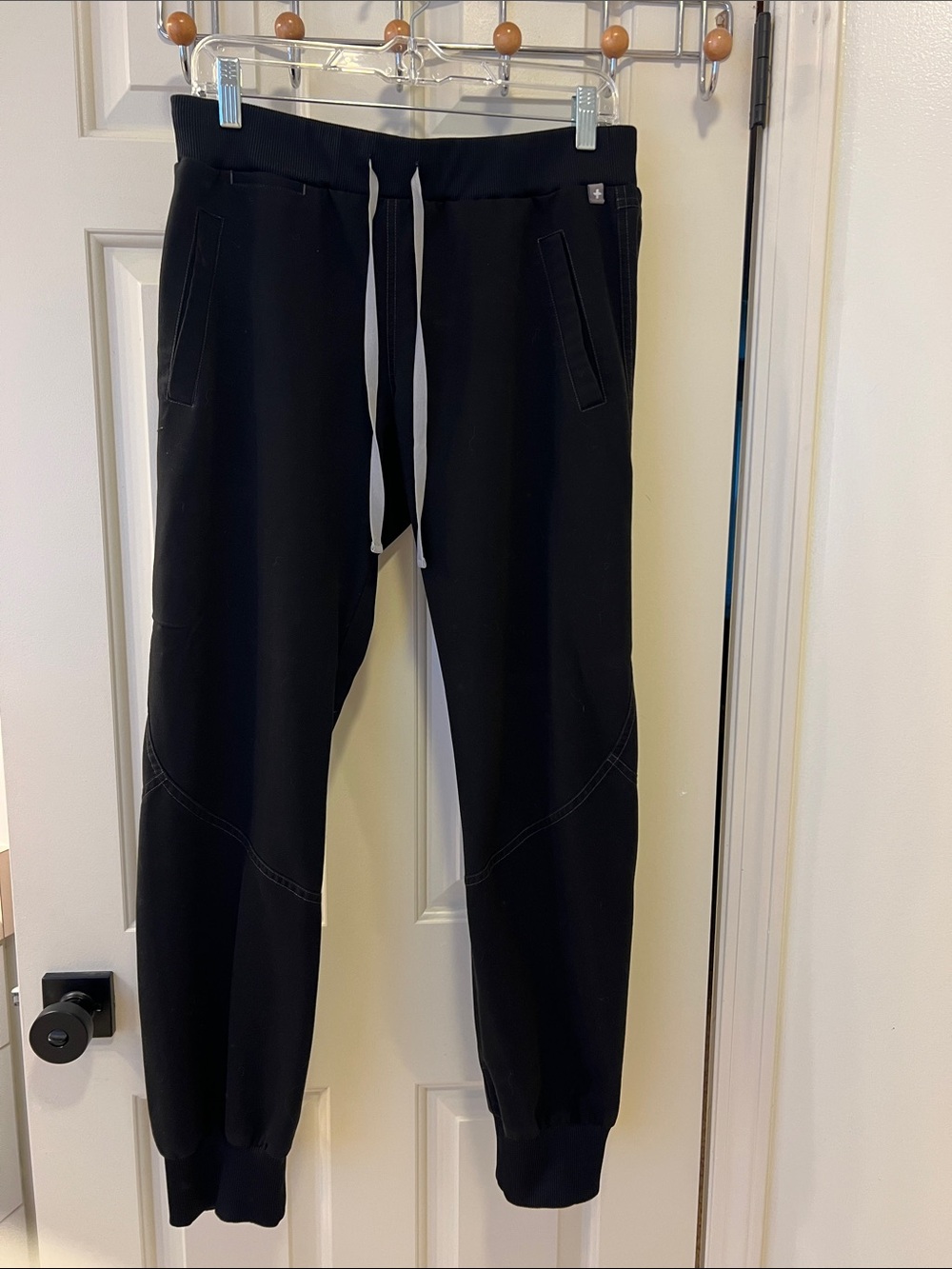 Figs Women’s Medium Black Classic Jogger scrub Pants